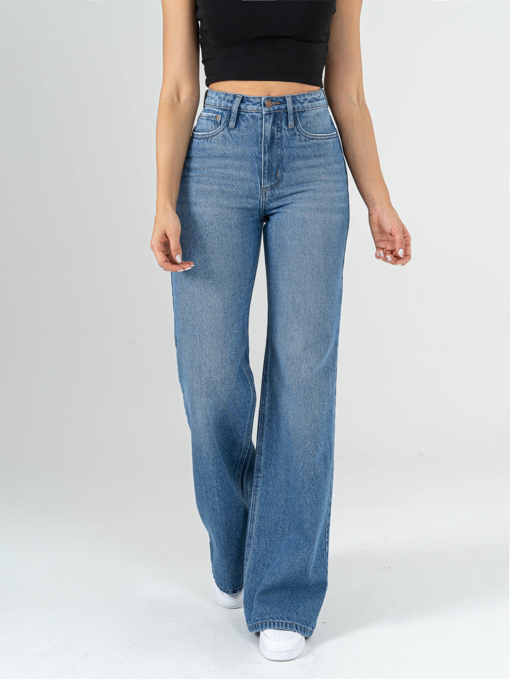 Ref: 064236 Jean Mom Flare, rígido, tiro alto, tono azul medio, diseño cinco bolsillos. - imagen 1