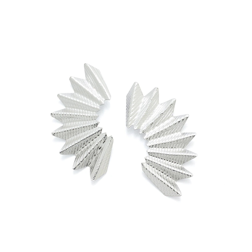 ARETES ABANICOS PEQUEÑOS PLATEADOS - imagen 1