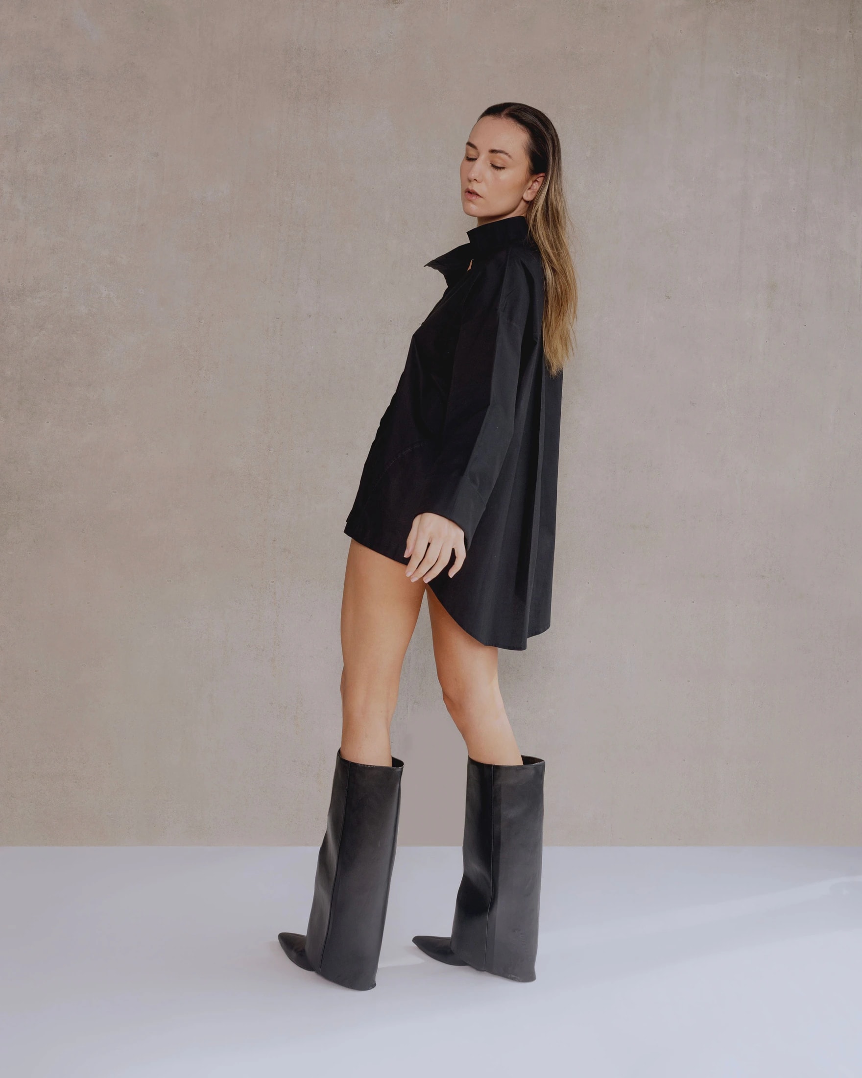 Asymmetric Black Shirt - imagen 1