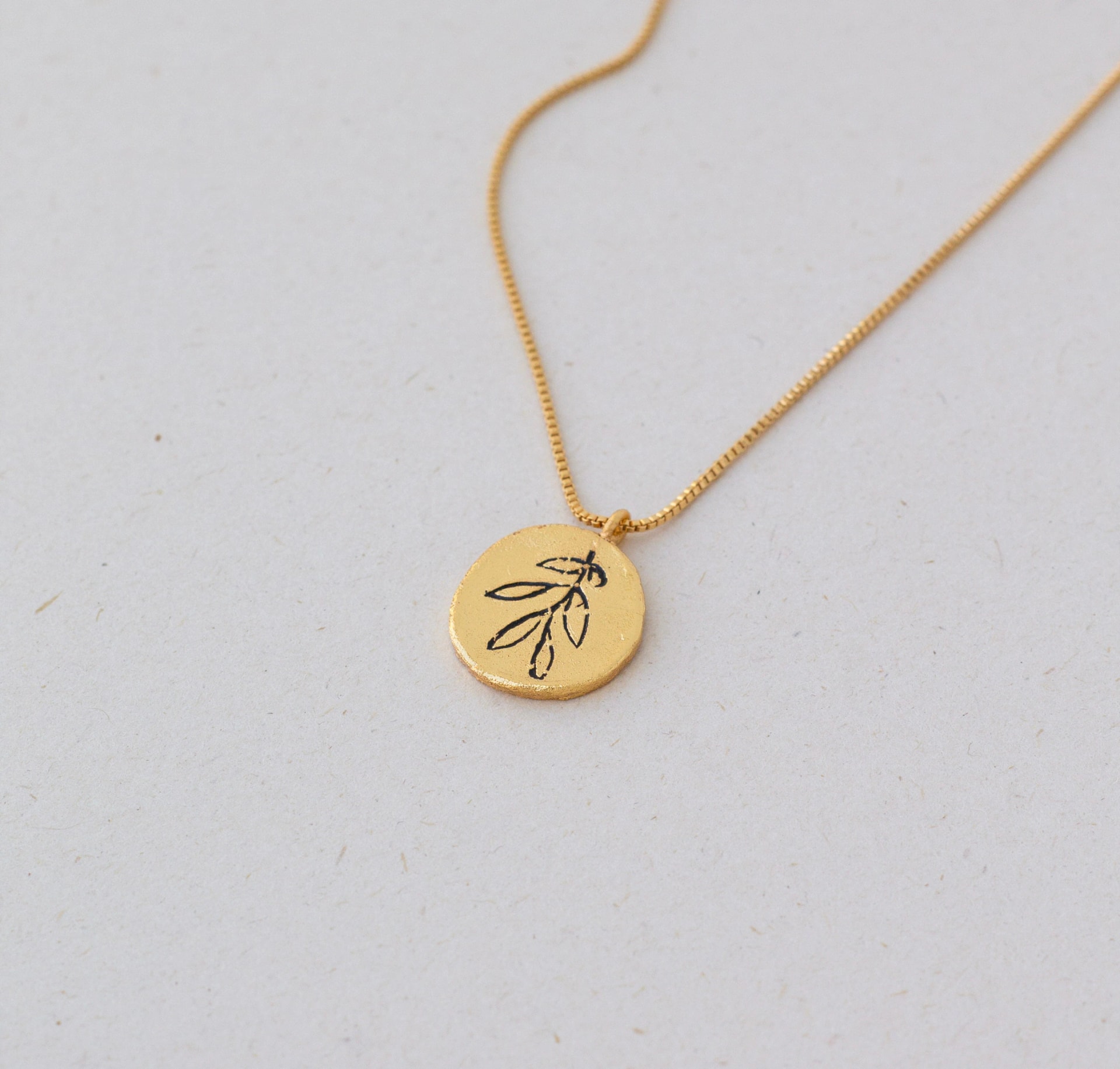 Collar moneda olivo - imagen 1
