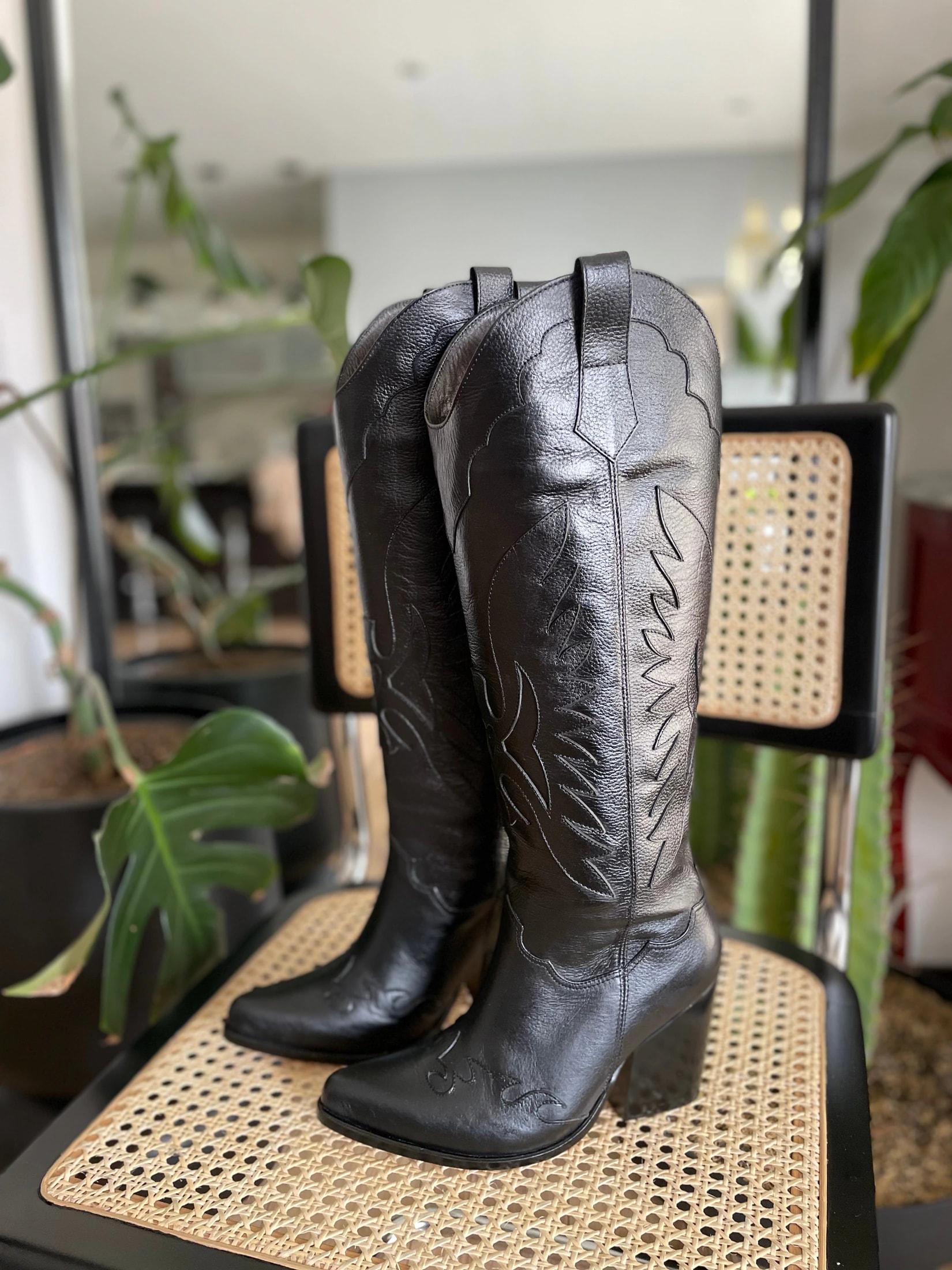 Bota Fénix total black - imagen 1