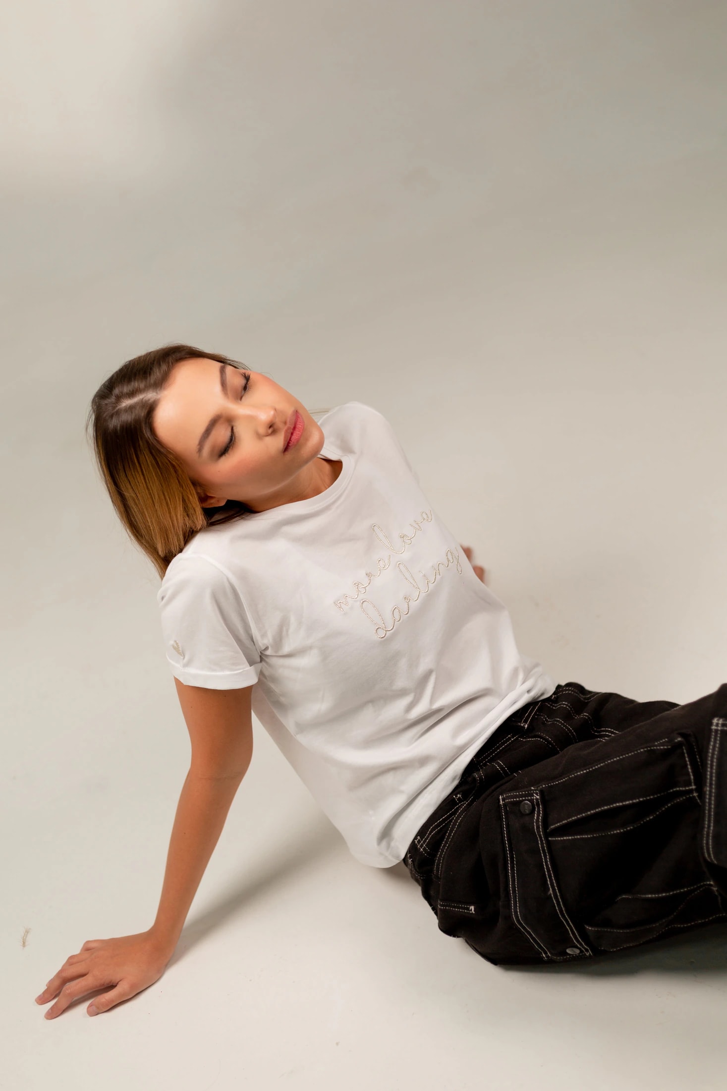 More Love Darling Embroidered Oversized Tee - imagen 1