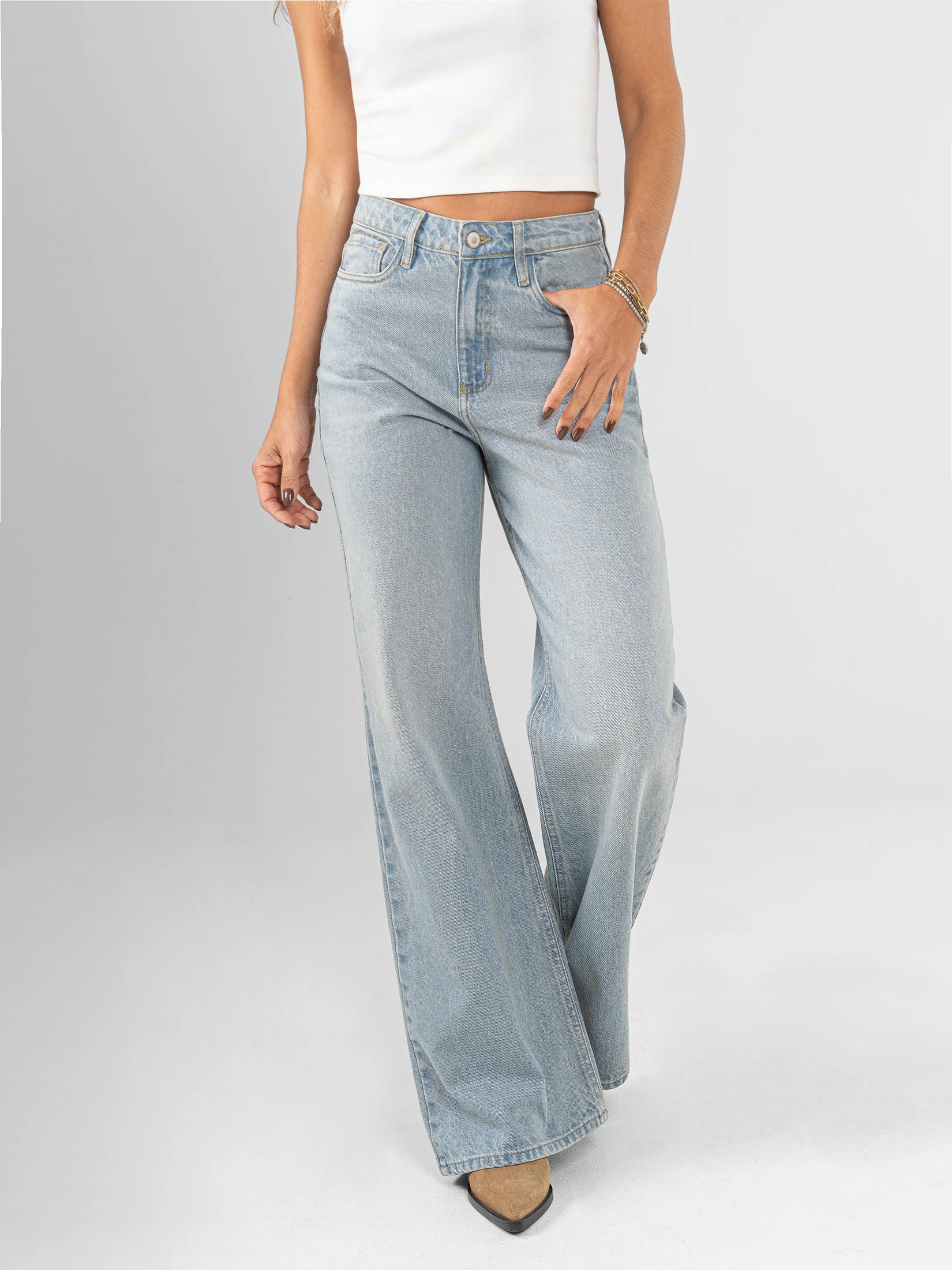 Ref: 066427 Jean Mom Flare, rígido, tiro alto, tono azul medio. - imagen 1