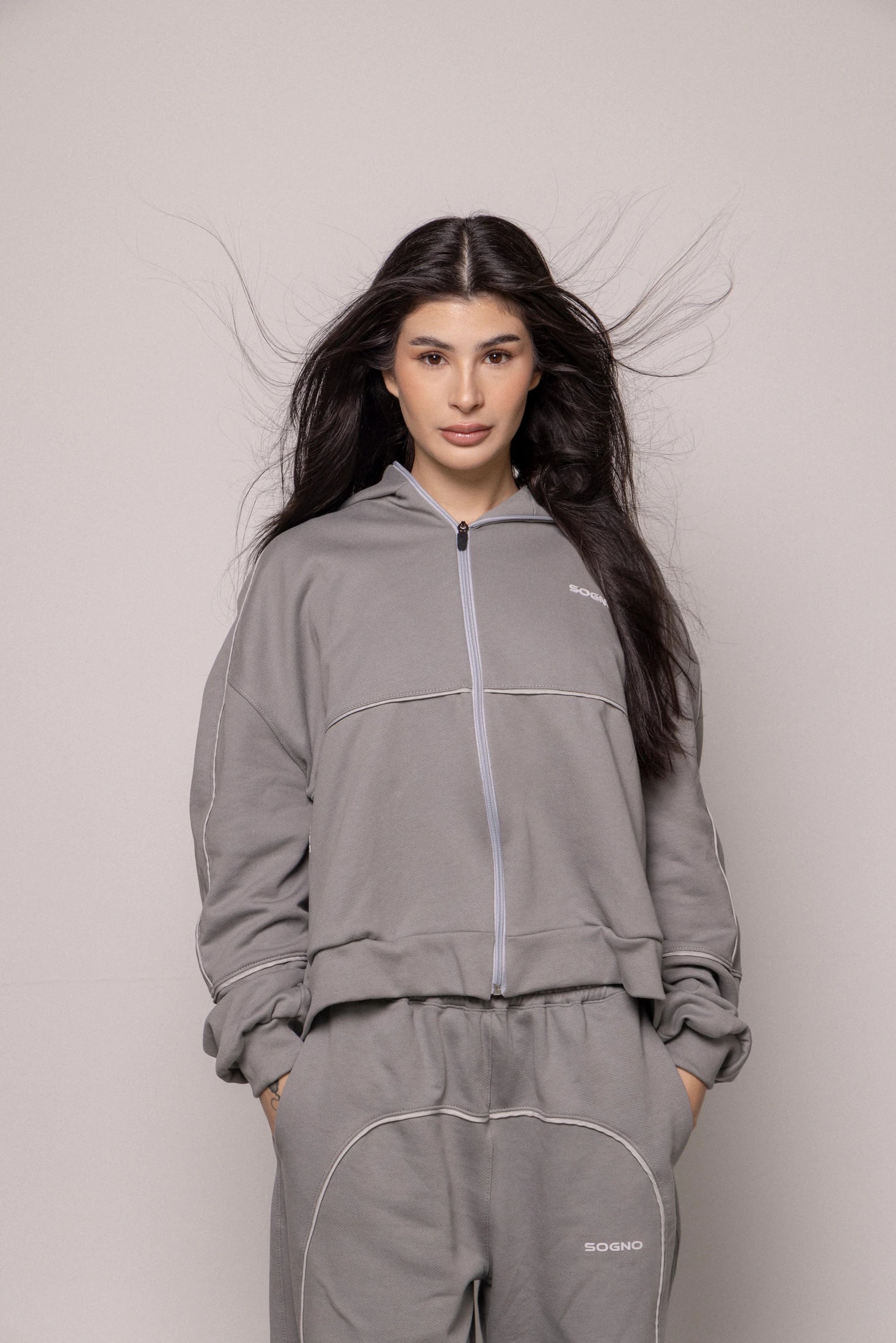 Hoodie 87/27 Sgo Dama-Gris - imagen 1