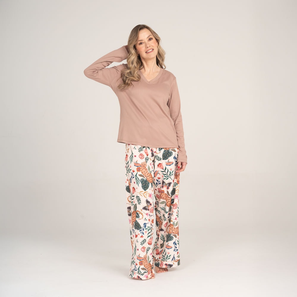 Conjunto de Pijama Pantalón Largo con Estampado Selvática. - imagen 1