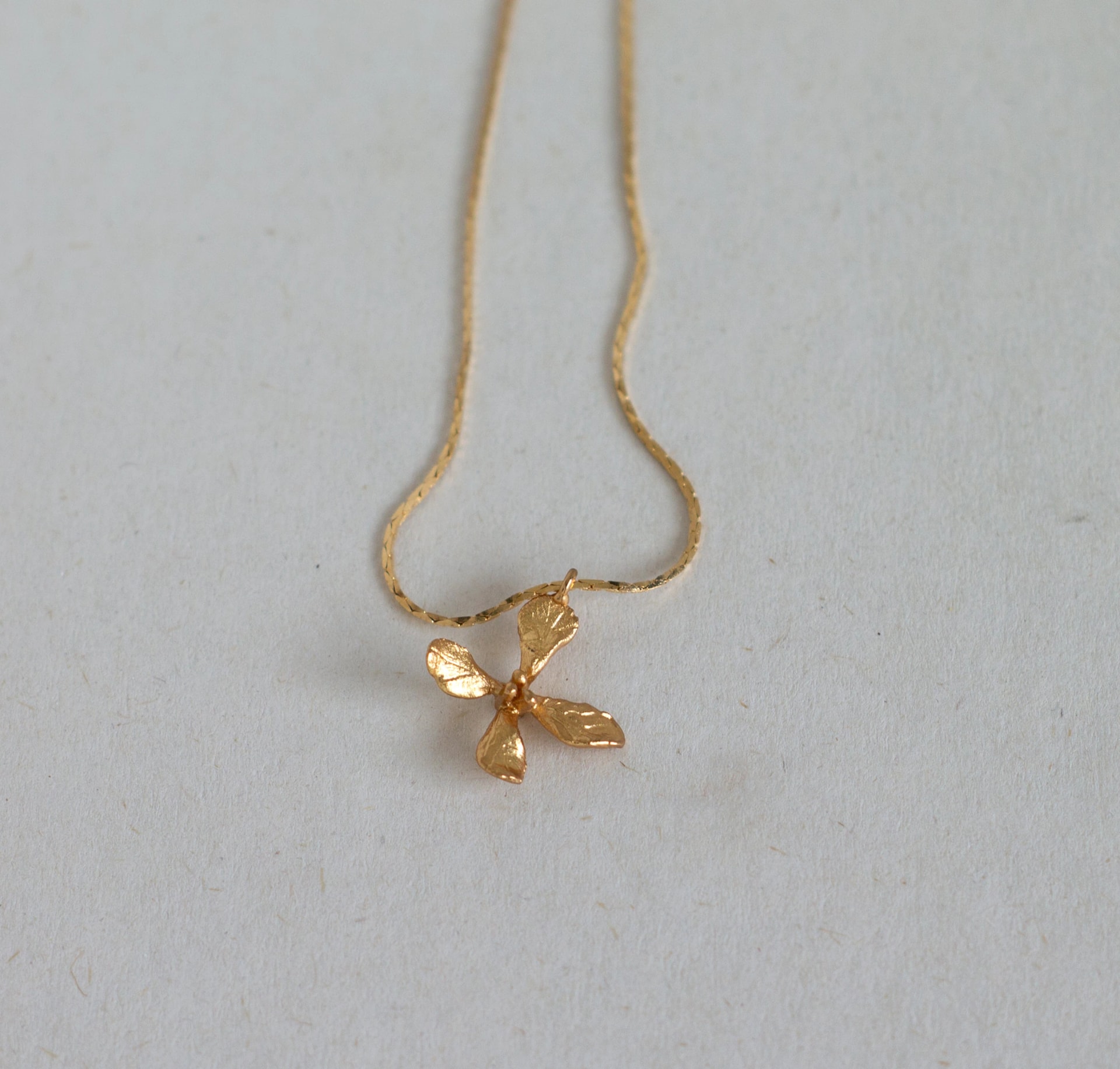 Collar Flor rábano - imagen 1