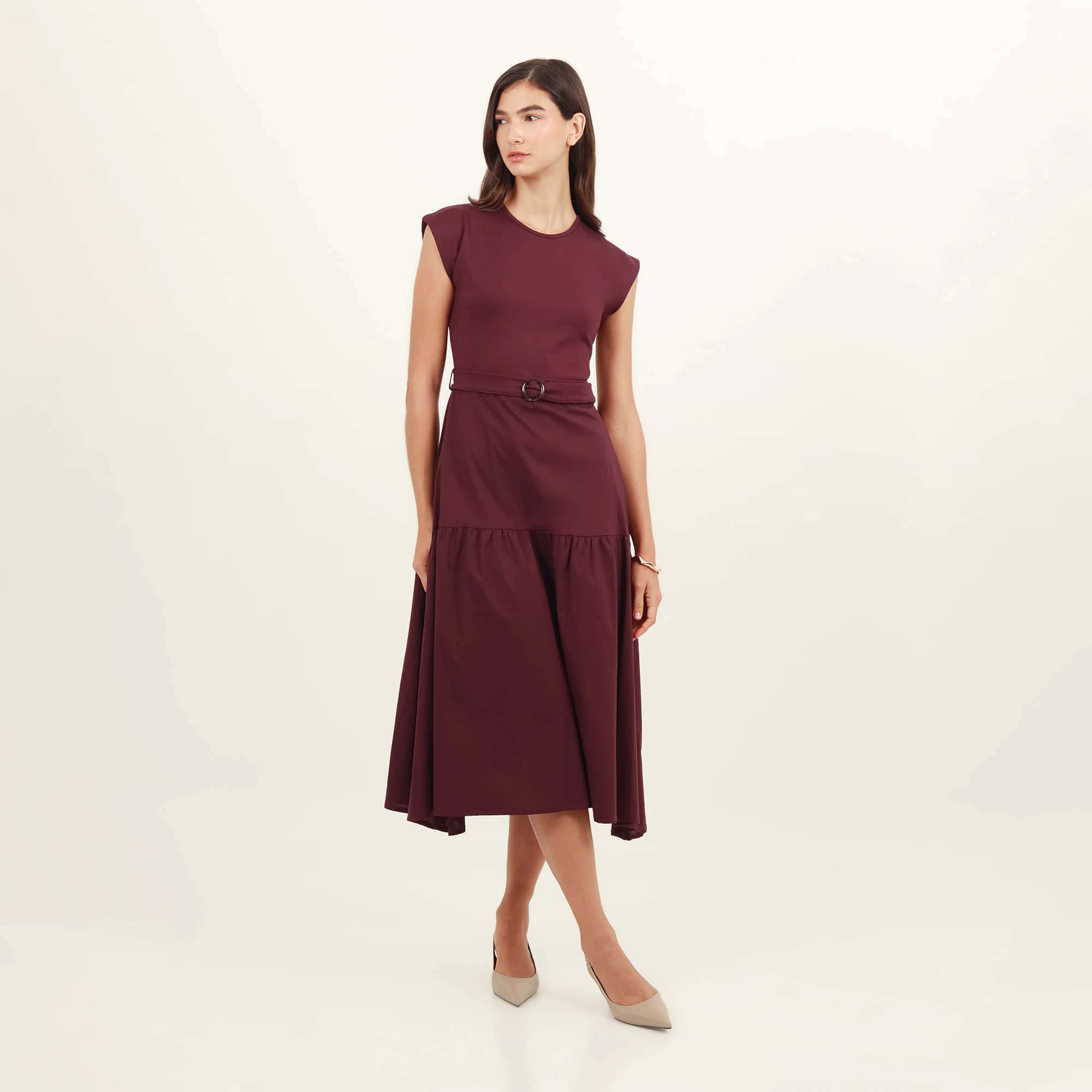 Vestido midi cuello redondo silueta en a