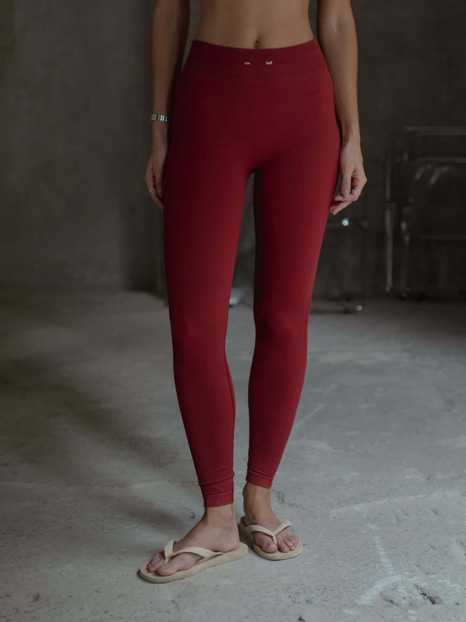 WIRED LINES SEAMLESS LEGGINGS - RED UNDERTONE